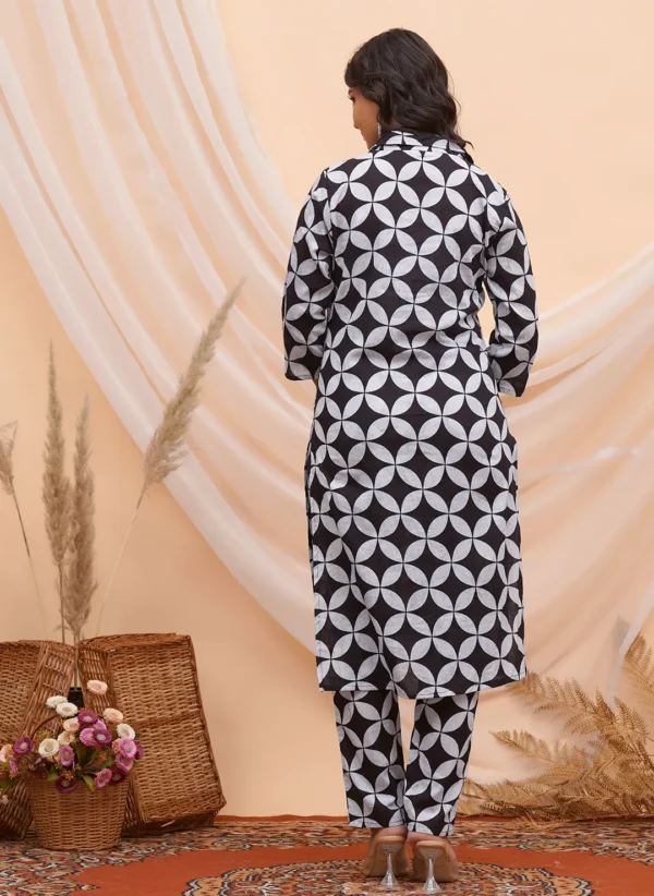 Geo Circle Block Print Style Long Co-ord Set - Image 3