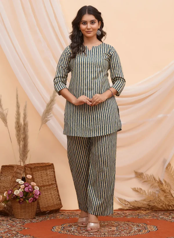 Textured Vertical Stripe Print Co-ord Set