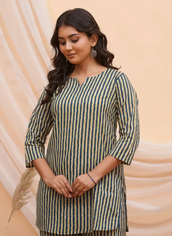 Textured Vertical Stripe Print Co-ord Set - Image 3